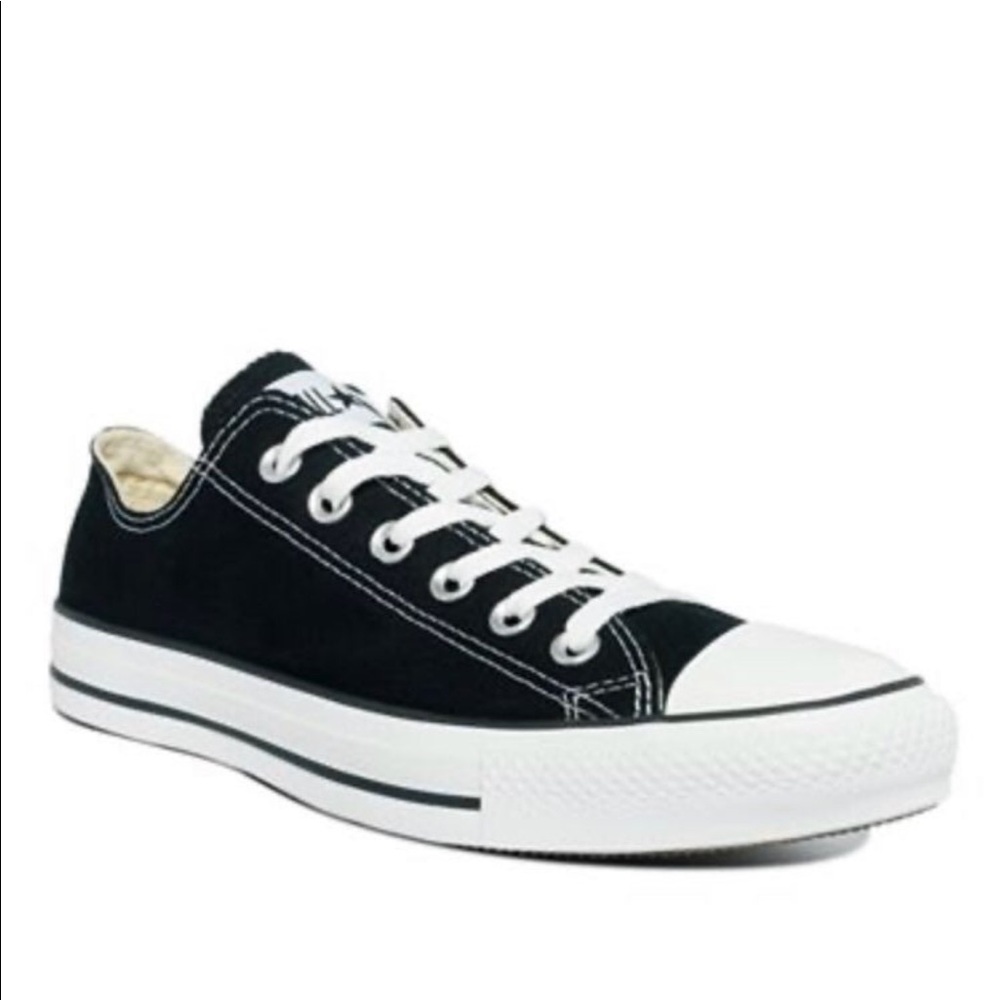 UNISEX CONVERSE CHUCKS
Mens size 9
Women’s size 11
Never been worn